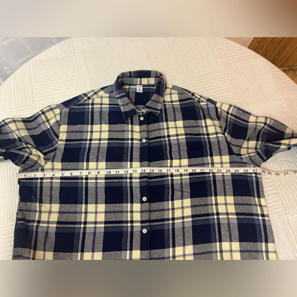 2/$20 - Navy and Light Cream Checkered Plaid Flannel Button Down Shirt - XL - Picture 9 of 11